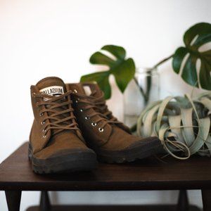 Palladium Pampa Hi, Unisex, Men's 9, Women's 10.5 - LIKE NEW
